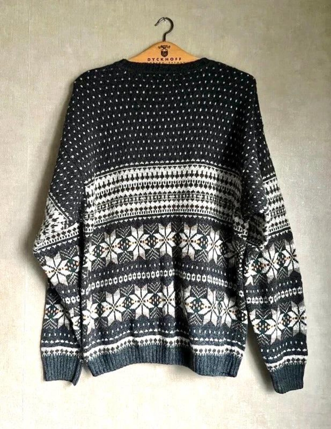 Vintage Northwest Territory ornamented Nordic wool Sweater Size L, foto 2 di 5