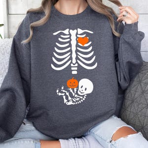 Skeleton Halloween Maternity Sweatshirt, Funny Pregnancy Announcement Shirt 2025, Pregnant Women Costume, Fall New Mom Sweater, Mommy to Be