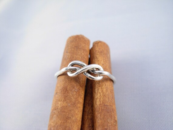 INFINITY Knot Ring Sterling Silver - ElenadE