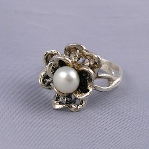 Pearl on Flower Handmade Silver Ring ElenadE image 4