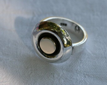 Bague en argent avec disque d'or, bague en argent massif et or, bague en argent avec or, bague en argent solitaire, bijoux en argent faits main,