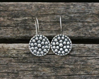 Boucles d’oreilles en argent, Boucles d’oreilles en argent faites à la main, Boucle d’oreille en argent uni, Bijoux en argent, Points d’argent, Livraison gratuite