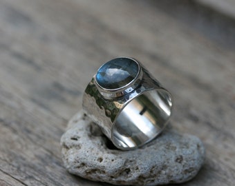 Labradorite Ring, Hammered Silver Ring , Handmade Ring ,Sterling Silver Ring, Wide Silver Ring, Silver Rings with Stone