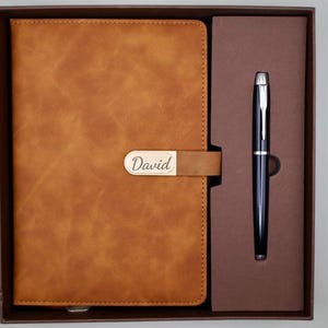 Gepersonaliseerde leren notitieboekcadeauset – pen en geschenkdoos – elegant schrijfdagboek voor directiecadeau – attent cadeau voor hem of haar