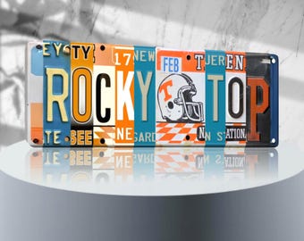 Rocky Top License Plate Sign – Tennessee Volunteers Metal Wall Art | UTK Dorm & Fan Cave Decor Gift 16×6