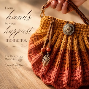 Häkelanleitung für eine Clutch mit Sonnenuntergangs-Ombré-Muschelmotiv (PDF) – Boho-Tasche aus T-Shirt-Garn zum Download