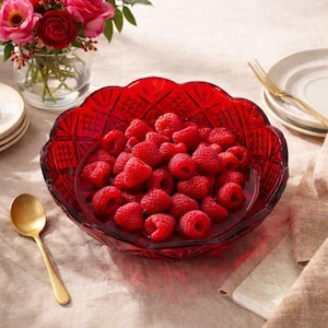 Cuenco o bandeja de tocador de cristal rojo Dublín Shannon de Godinger