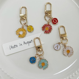 Gold Sunflower Initial Badge Charm, Letter Keyring, Initial Charm, Personalized Name Bag Charm, Purse Accessory, Backpack Tag, Gift for her