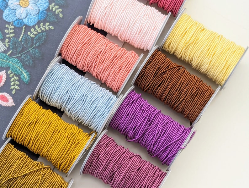 Italiensk hantverksmässig gimptråd: Lyxiga broderitillbehör från Italien, gimptråd för broderi - Säljs i längder på 2 meter bild 1