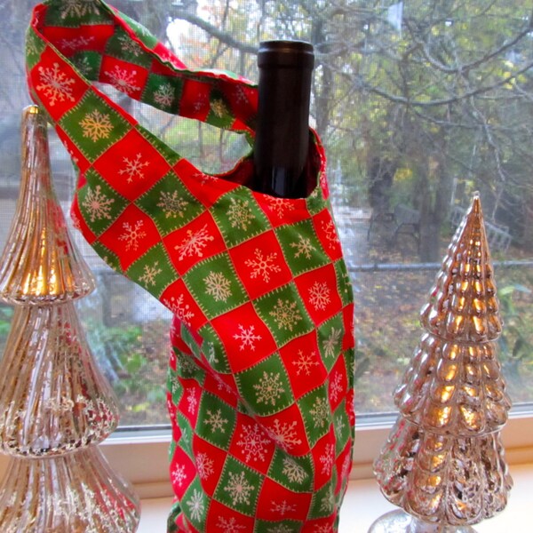 Winnie Wine Tote 1588 and 1589 E  Red and Green Wine Totes, Holiday Season Wine Totes, Christmas Wine Tote, Wine Tote, Wine Gift, Christmas