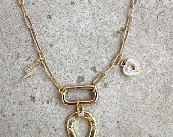 Horse Shoe Pendant Necklace – Fashion Jewelry in Gold Finish