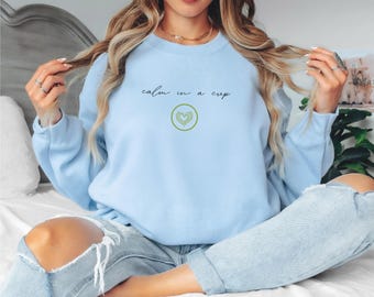 Sudadera de cuello redondo Calm in a Cup Matcha Lover