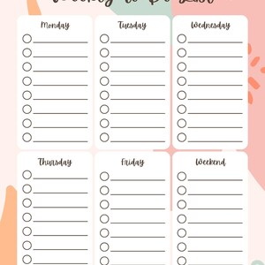 Può includere: Un elenco settimanale di cose da fare dai colori pastello con accenti floreali. L'elenco è diviso in sezioni per ogni giorno della settimana, con spazio per i compiti. Il titolo "Weekly To Do List" è in alto.