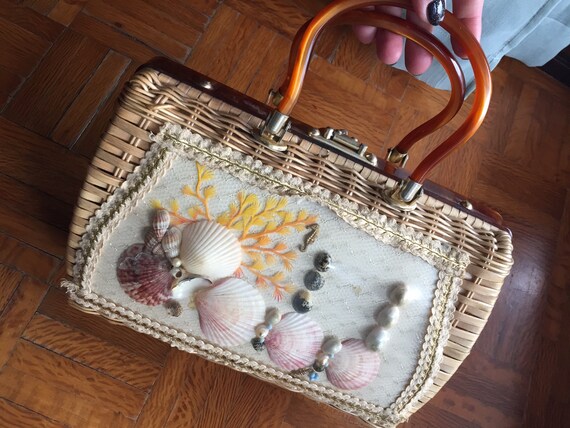 50s Vintage Purse Seashell Wicker & Lucite Top Han