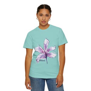 Floral Graphic T-Shirt: Blooming Nature Lover Tee