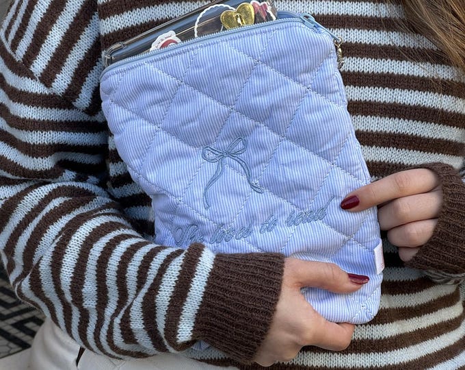 Quilted Blue Kindle Sleeve: Embroidered Cotton E-Reader Cover with Zipper