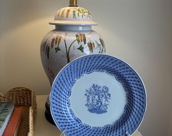 Piatto "Vaso Portland" della collezione Spode Blue Room.