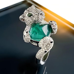 Emerald Panther Statement Ring – Minimal Luxury Jewelry | Bold Big Cat Cocktail Ring
