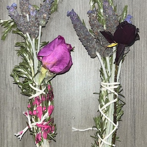 Lavender, Rosemary Rose Smudge Stick – Floral Energy Wand for Relaxation, Love & Aura Cleansing