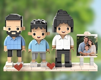 Figure di mattoni personalizzate per 3 persone con messaggi incisi, regalo personalizzato con mattoncini da costruzione, ricordo unico per coppie, amici e familiari.