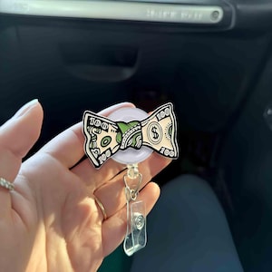 Bobine d'insigne de noeud papillon d'argent, porte-carte d'identité rétractable en espèces drôle de 100 billets, joli cadeau de fantaisie financière pour infirmière, banquier, comptable, bureau