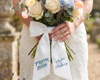 Faixa personalizada para buquê de casal para baile de formatura, decoração personalizada com o nome do casal.