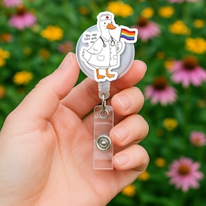 Bobine d'insigne d'oie LGBT Pride | Clip d'identification arc-en-ciel amusant | Joli accessoire de travail LGBTQ | Cadeau porte-badge rétractable pour infirmières