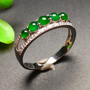 Anillo de jadeíta verde Yang, oro de 18 quilates, estilo art déco, delicado y delicado anillo con piedras preciosas.