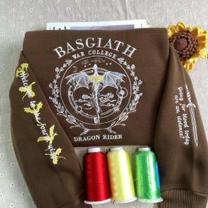Sudadera bordada Fourth Wing, sudadera con capucha Fourth Wing, sudadera Fourth Wing, Basgiath War College personalizado, jinete de dragón, lector de fantasía