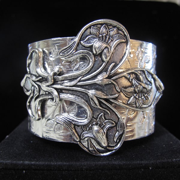 Fleur-de-Lis  set on a Hammered and Stamped Aluminum Wide Cuff - Neo  Victorian