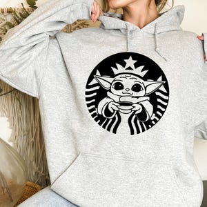 Star Wars Baby Yoda Shirt, Starbucks Yoda Shirt, Coffee Lover Gift, Star Wars Disney Shirt, Mandalorian T-shirt, Disney Baby Yoda Shirt 352 zdjęcie 7
