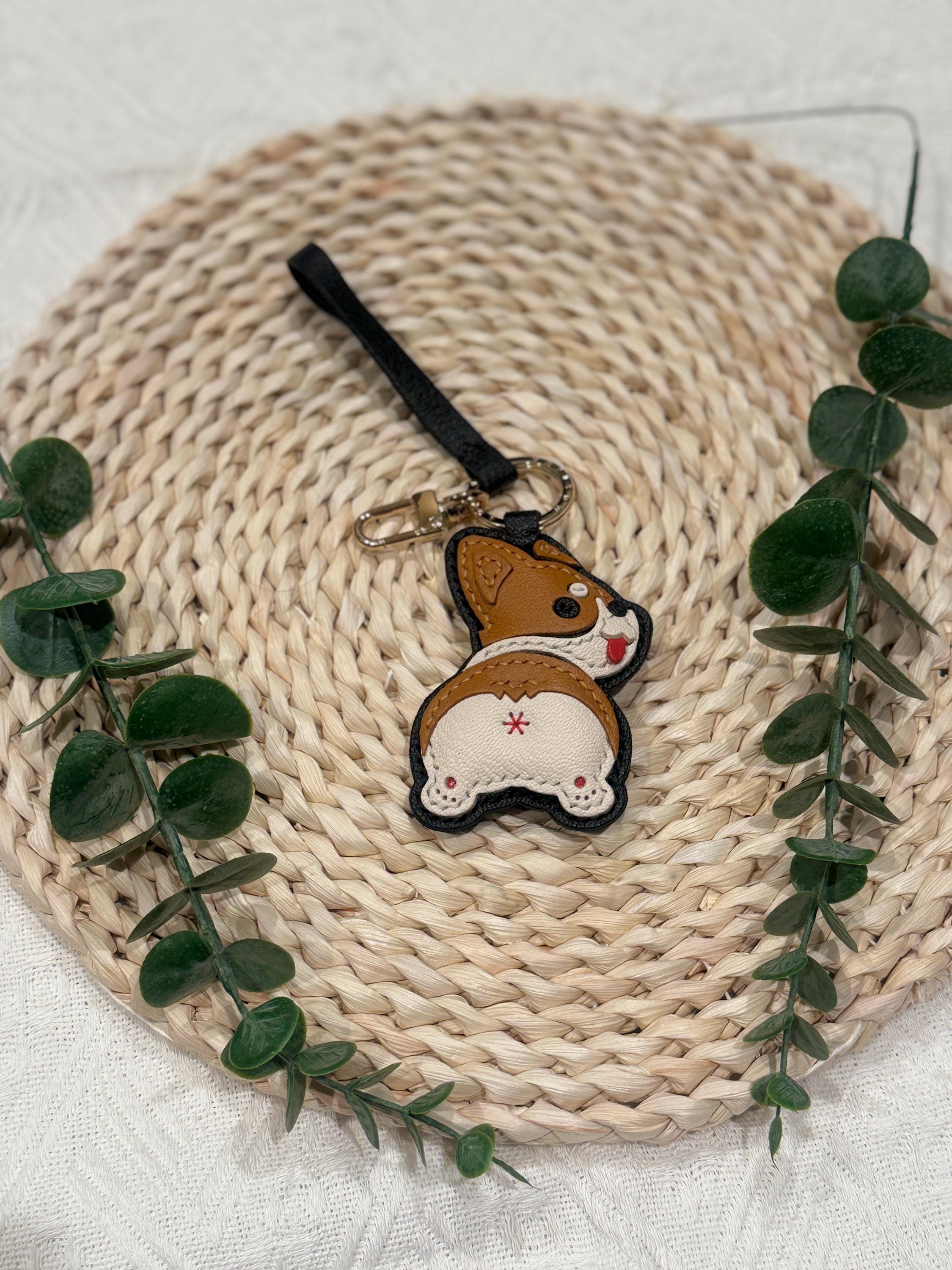 Genuine Leather Handmade Corgi Keychain – Cute Leather Dog Keyring Charm with Strap, Funny Pet Lover Gift, Animal Bag Accessory, Dog Key Fob
