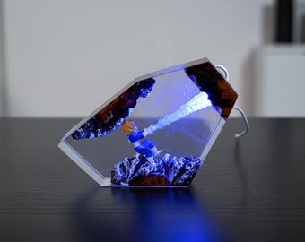 Lámpara de resina Kaiju / Diorama de monstruo atómico, decoración de escritorio de ciencia ficción