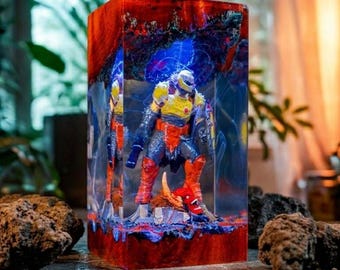 Lámpara de resina hecha a mano de D00m Guy / Arte de fan del videojuego D00m Sla.yer / Luz nocturna, regalo para él.