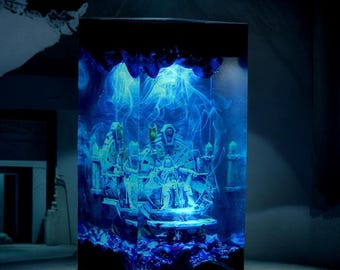 Lámpara diorama de Marines Espaciales de Warhammer hecha a mano – Decoración para habitaciones frikis
