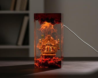 Lámpara de resina inspirada en War/Ham/Mer/Luz nocturna gótica de ciencia ficción Grimdark, decoración de escritorio de guerrero épico, regalo de coleccionista hecho a mano