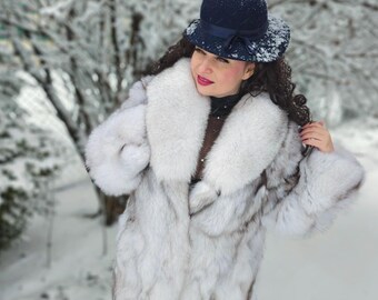 Delightful Genuine Blue Fox Fur White & Grey Fox / Arctic Fox