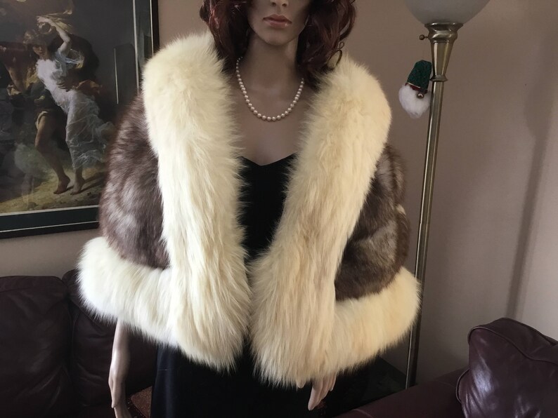 Vintage Two-Toned Arctic Fox Fur Bolero Cape / Silver Grey w/ Creamy White Trim Fox Fur Plush Chubby Stole / Bridal Wedding Fur M L XL 2XL image 4