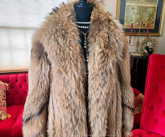 Spacious Vintage Genuine Tanuki Raccoon Fur Medium Length