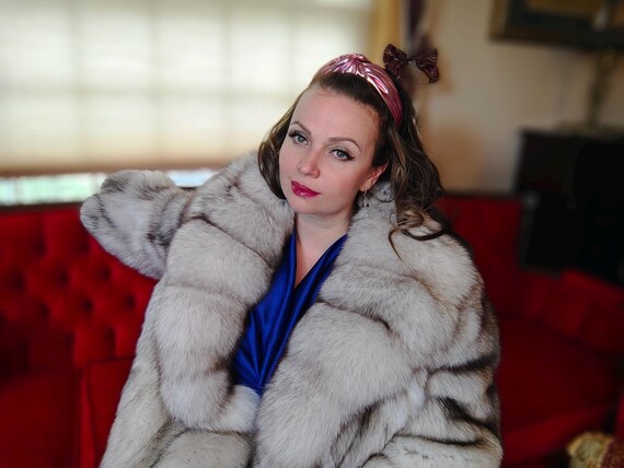 ROYAL SAGA HUGE Genuine White Grey Tips Blue Fox Fur Coat Unisex