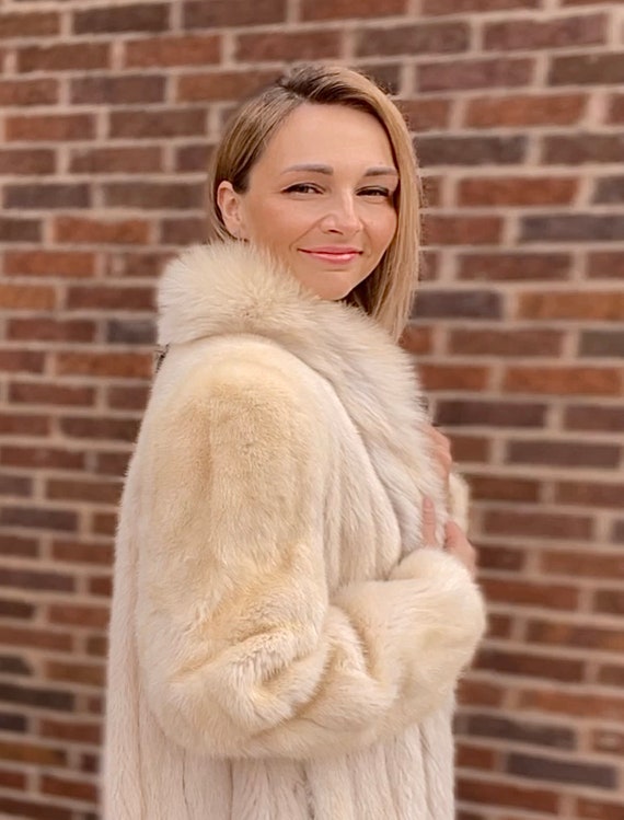 FABULOUS Blonde Real Mink Fur Coat w/ Fox Fur Col… - image 2