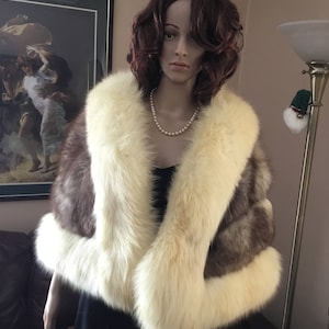 Vintage Two-Toned Arctic Fox Fur Bolero Cape / Silver Grey w/ Creamy White Trim Fox Fur Plush Chubby Stole / Bridal Wedding Fur M L XL 2XL image 6