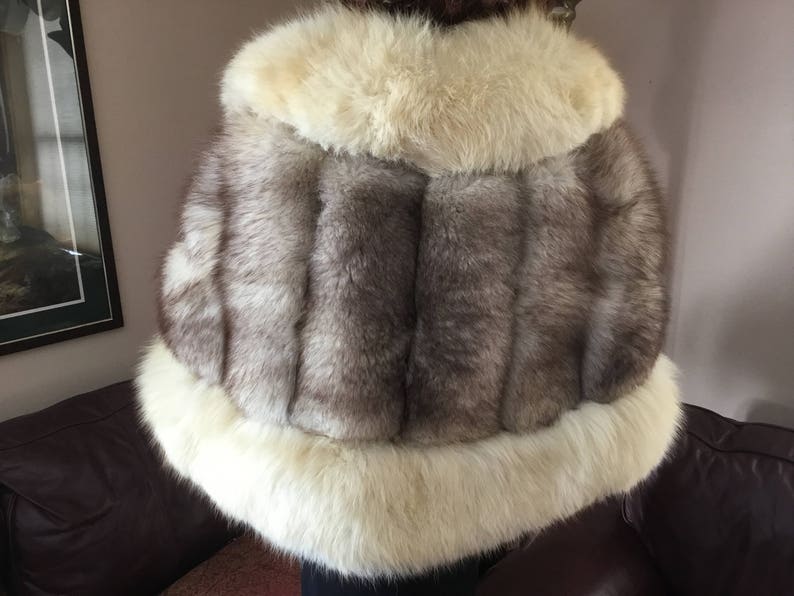 Vintage Two-Toned Arctic Fox Fur Bolero Cape / Silver Grey w/ Creamy White Trim Fox Fur Plush Chubby Stole / Bridal Wedding Fur M L XL 2XL image 7