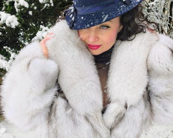 Delightful Genuine Blue Fox Fur White & Grey Fox / Arctic Fox