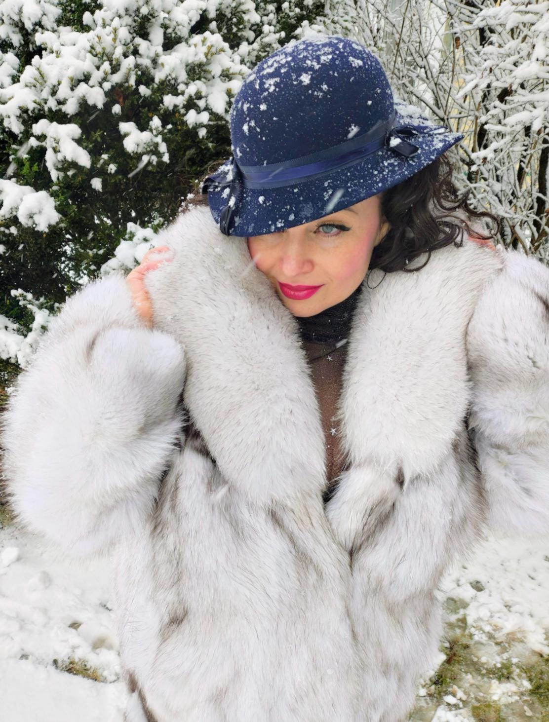 Delightful Genuine Blue Fox Fur White & Grey Fox / Arctic Fox