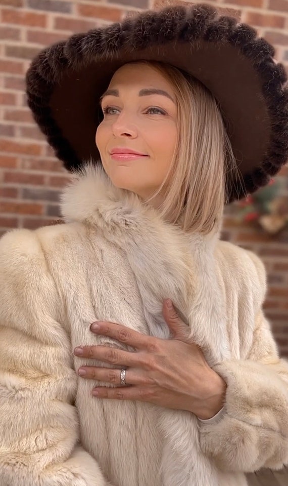 FABULOUS Blonde Real Mink Fur Coat w/ Fox Fur Col… - image 5