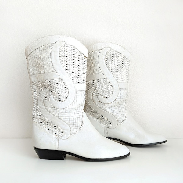 80s white woven boots, vintage white leather Enzo Angiolini cowboy boots, Western style leather boots, low heel, size 8M