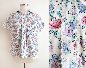 Blusa floral vintage de los 80: estampado pastel, ribete de encaje - Talla 18W