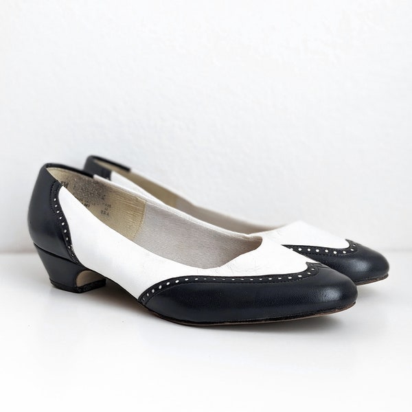 Vintage 80s black and white spectator pumps, two tone kitten heels, size 10.5 W to 11