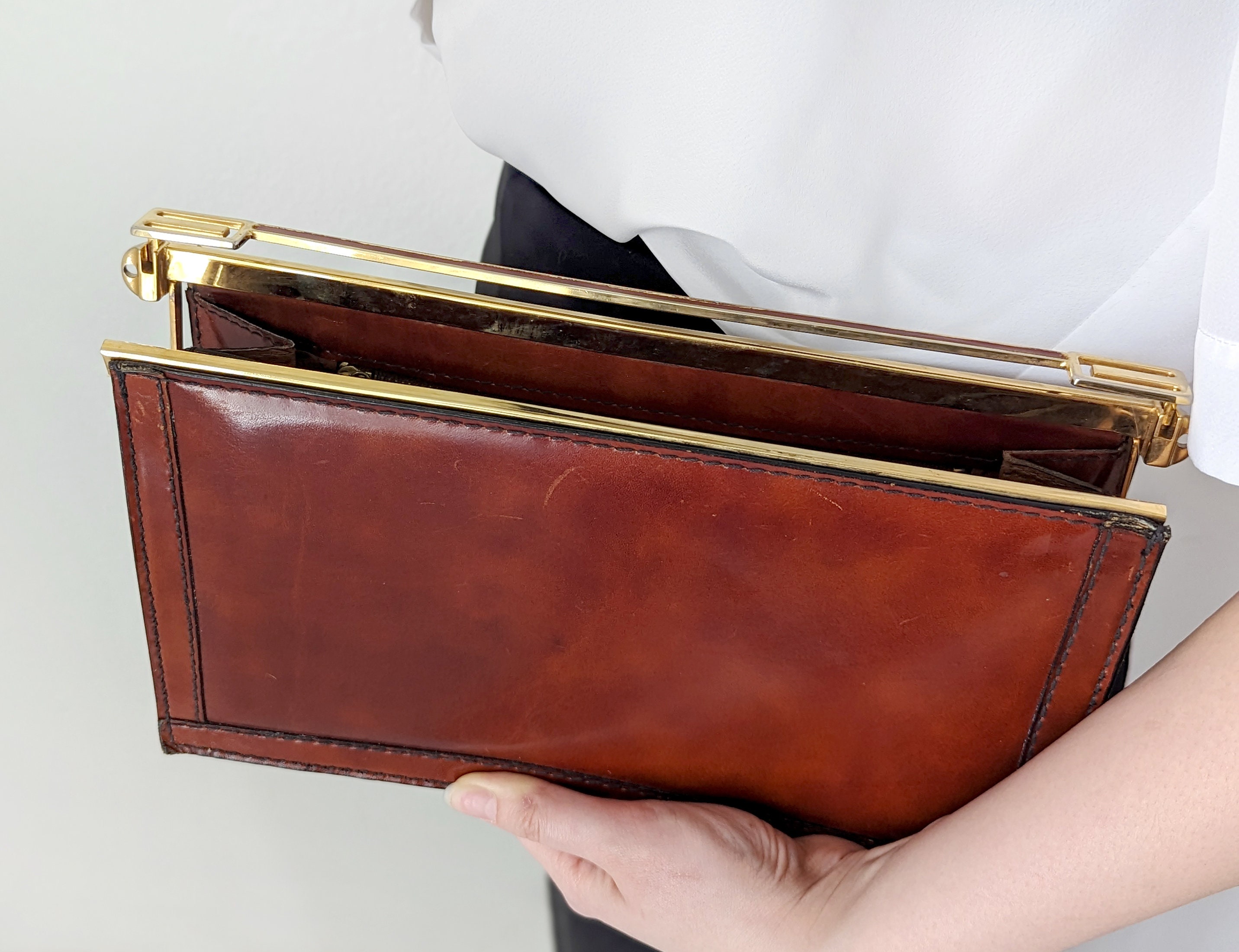Vintage Brown Leather Clutch: Italian Gold Tone Hardware, F  display picture 1